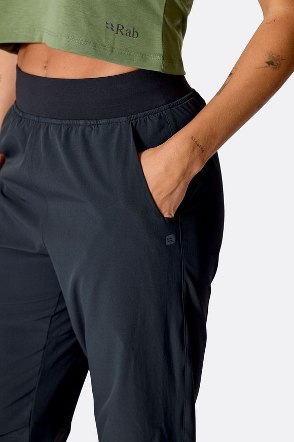 Шорти жіночі Rab Momentum Tech Pants Wmns, Dark Fig Green, 10, Regular (RB QFW-45-DFG-10-RG)